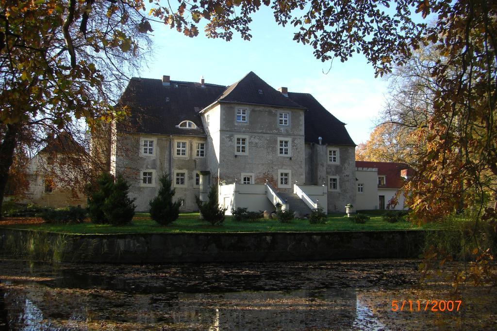 Hotel Wasserschloss Mellenthin Bagian luar foto