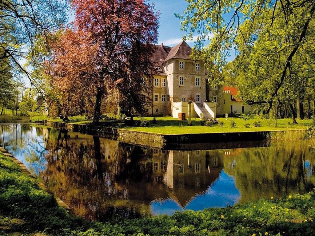 Hotel Wasserschloss Mellenthin Bagian luar foto
